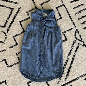 Sleeveless chambray dress